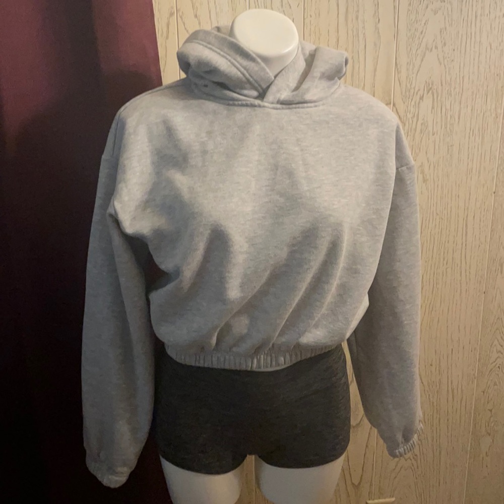 REFUGE crop hoodie sweatshirt ❤️